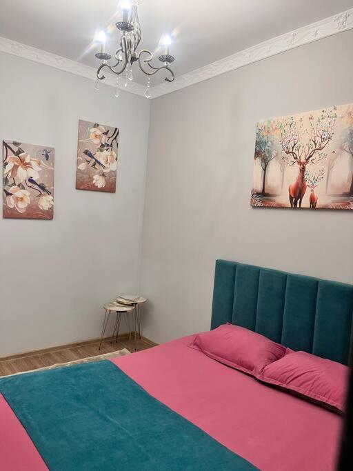 Apartamento 2-Х Комнатная В Золотом Квадрате Almatý Exterior foto