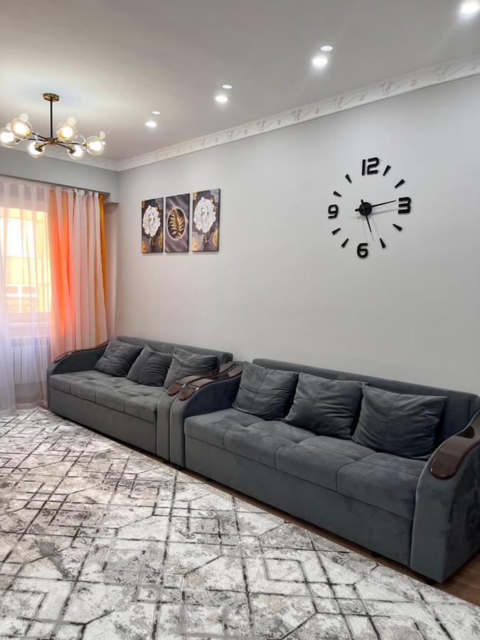 Apartamento 2-Х Комнатная В Золотом Квадрате Almatý Exterior foto